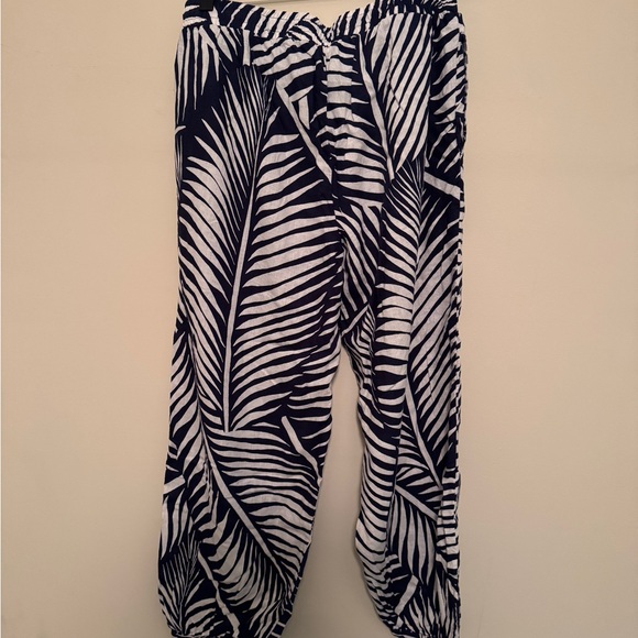 Women’s Linen Pants - Picture 3 of 3